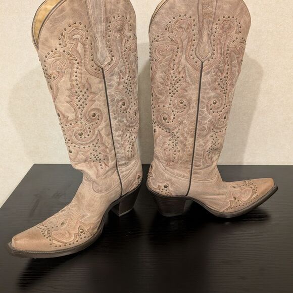 Corral Cream/Tan Studded Boots 8.5 Retired Style